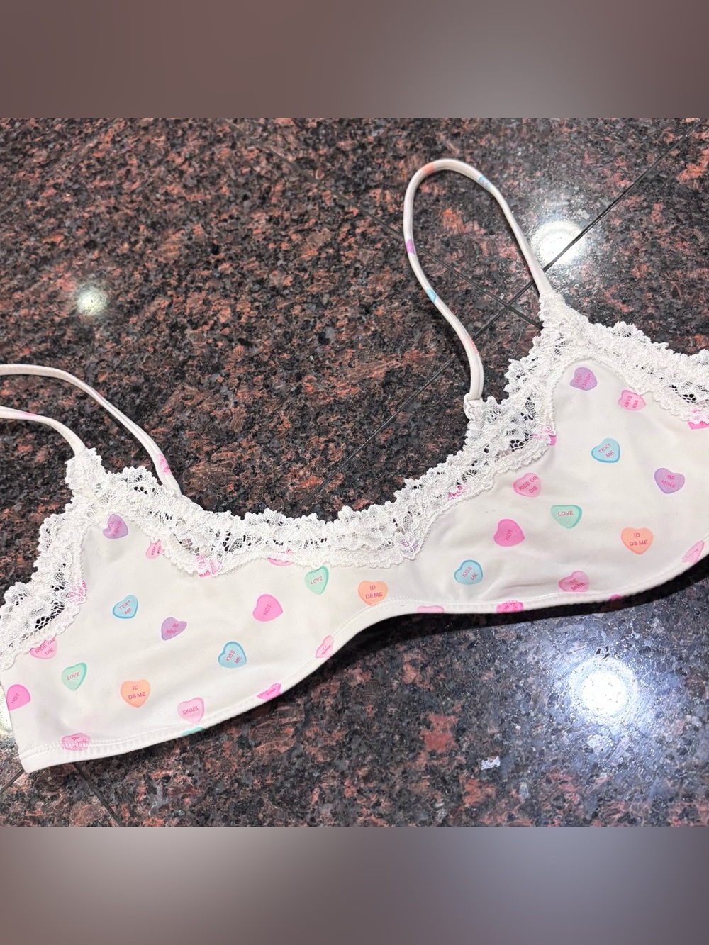 SKIMS Women’s Fits Everybody Lace Bralette – Marble Candy Hearts – Small